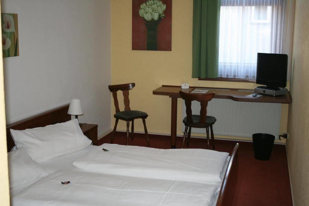 Ichtershausen Landgasthof & Hotel Krone Eischleben מראה חיצוני תמונה